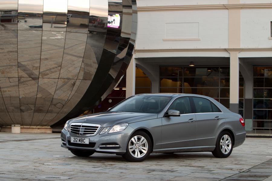  Mercedes-Benz E300 Hybrid Saloon 2012 года  (фото 57 из 58)